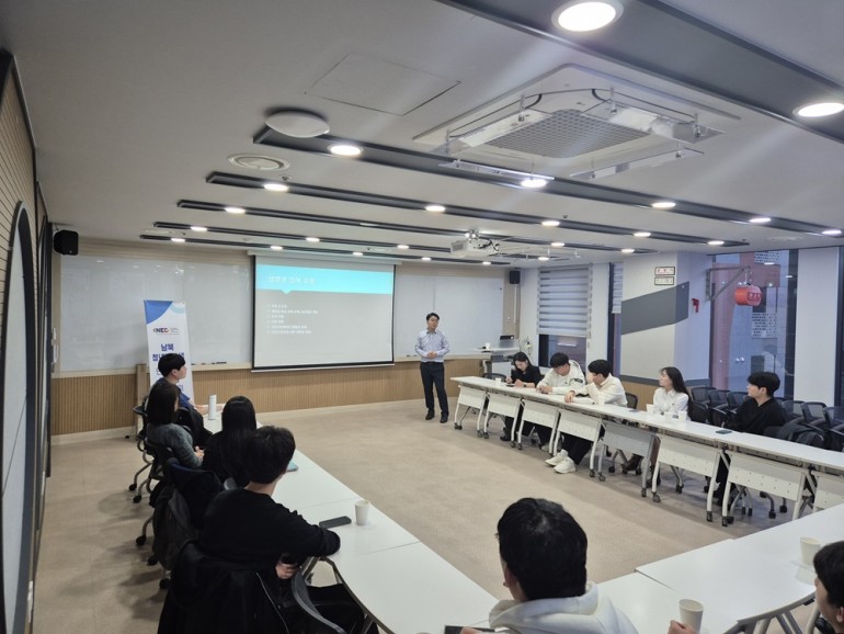 56934c7fe93dd1638e4bdbe4445bf52e_1735010